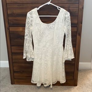 White lace sleeve dress